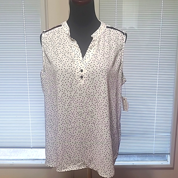 CURE Tops - Polka dot Vneck blouse